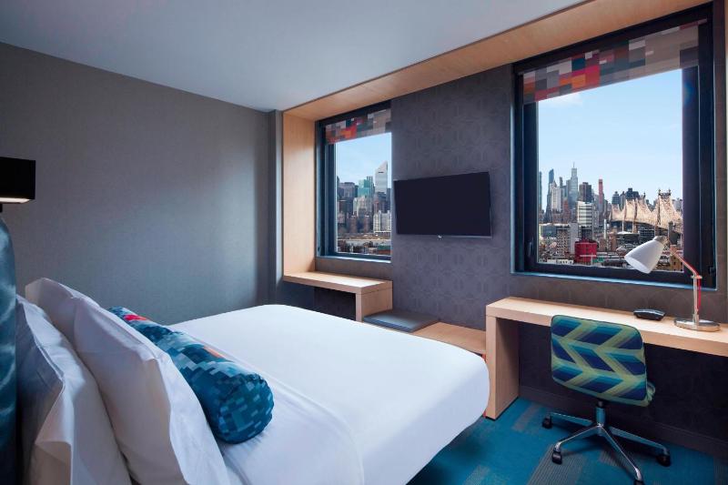 Aloft, Guest room, 1 King, Manhattan view, City view image 2
