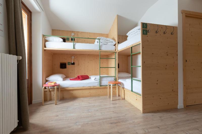 Single Bed in 6-Bed Dormitory Room image 4