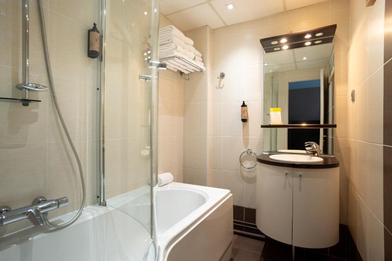 Deluxe Double room Lake View image 1