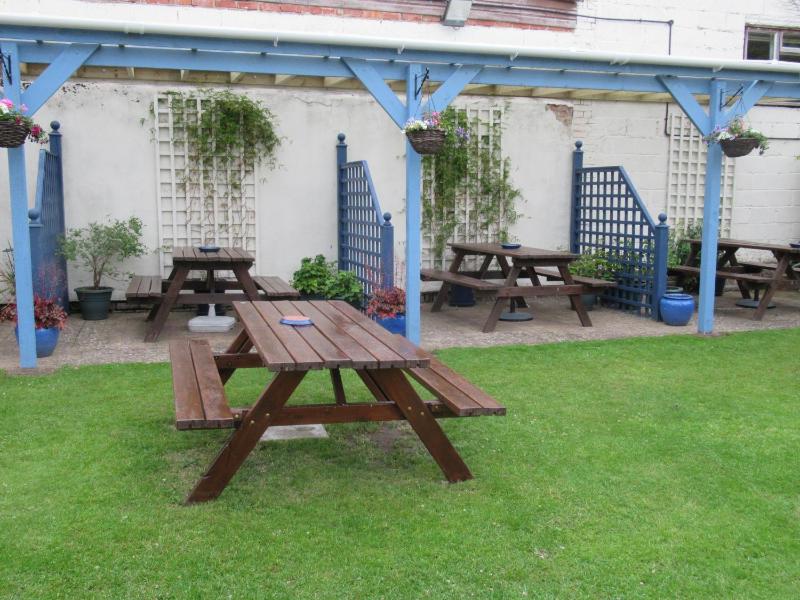 London Inn - image 25