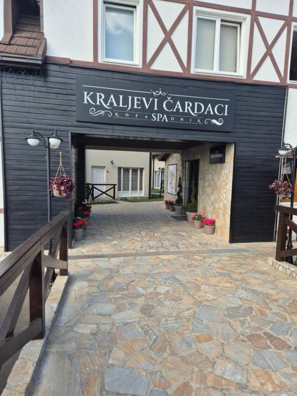 kraljevski apartman - image 1