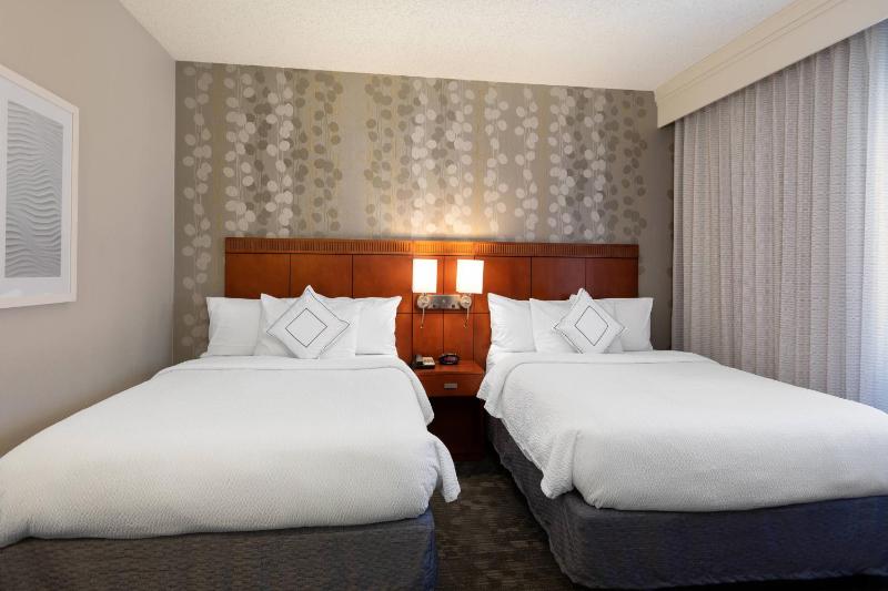 Double Suite with Two Double Beds and Sofa Bed image 2