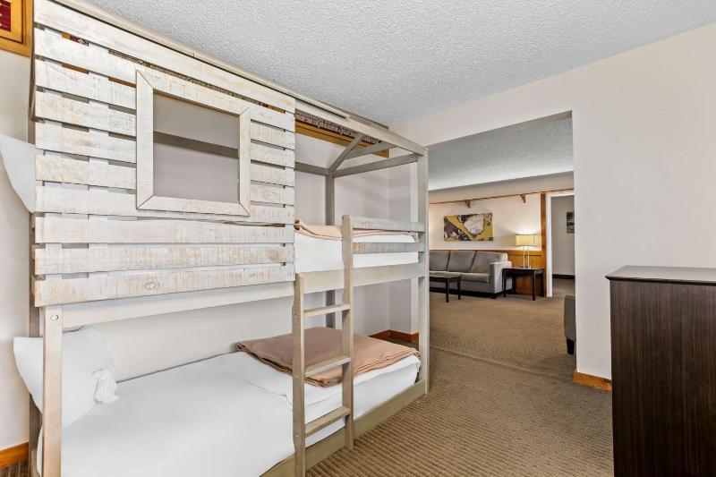 Three-Bedroom Family Suite image 4