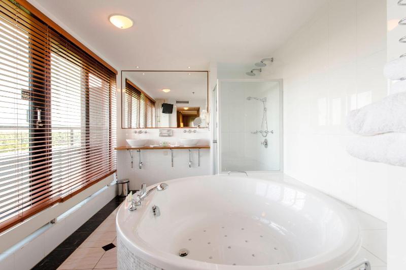 Executive Penthouse Suite image 2