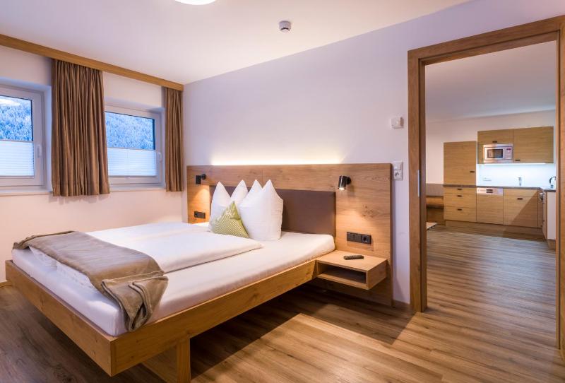 Deluxe Two-Bedroom Apartment with Garden View image 4