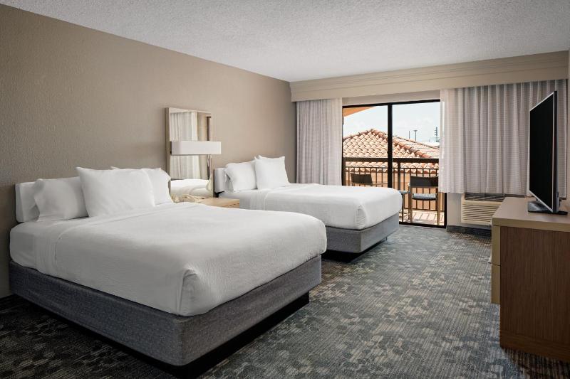 Double Queen Suite, 1 Bedroom Suite, 2 Queen, Balcony image 4