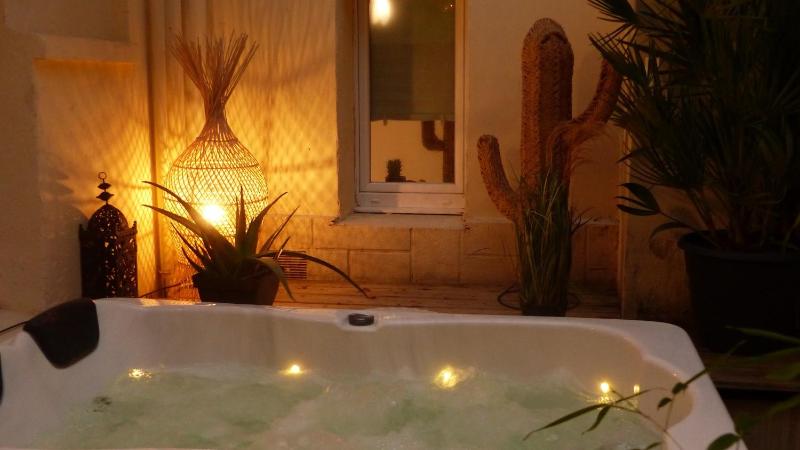 CosyRouen Jacuzzi Parking gratuit - image 6