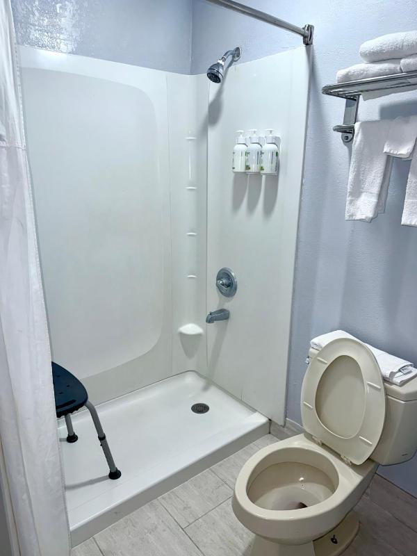 King Room - Disability Access/Non-Smoking image 3