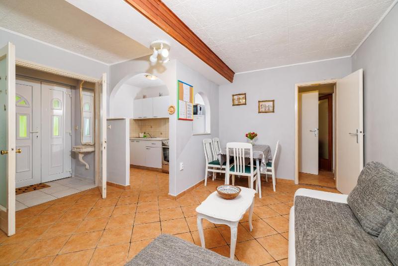 Apartments and Room Mirjana - image 9