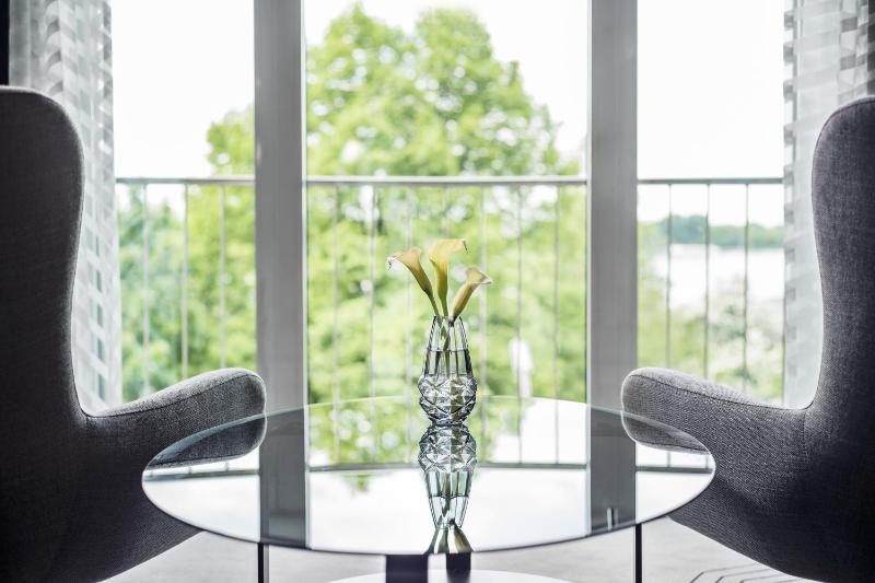 Executive Lake View Room, Alster view image 3