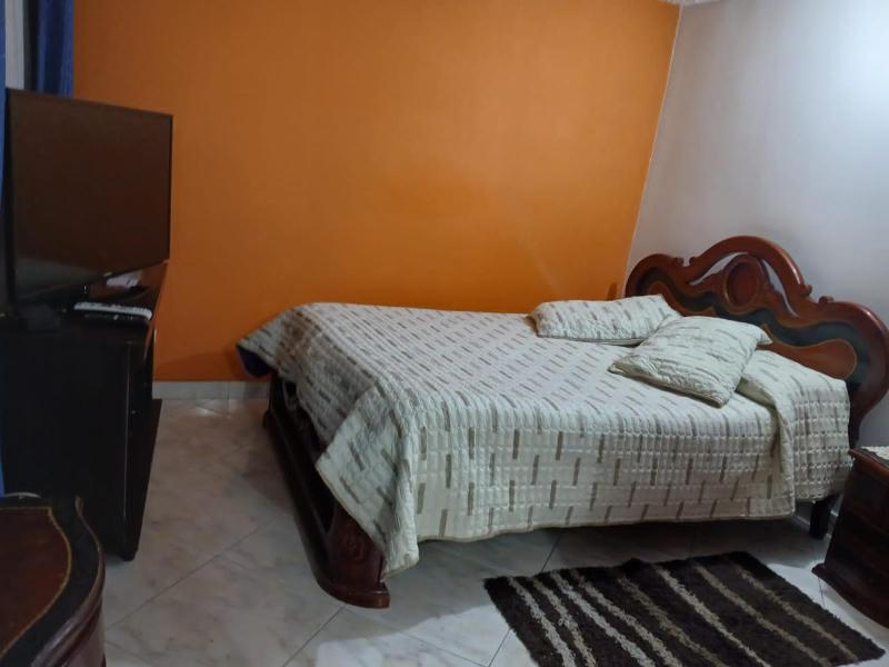 Apartamento central y acogedor - image 10