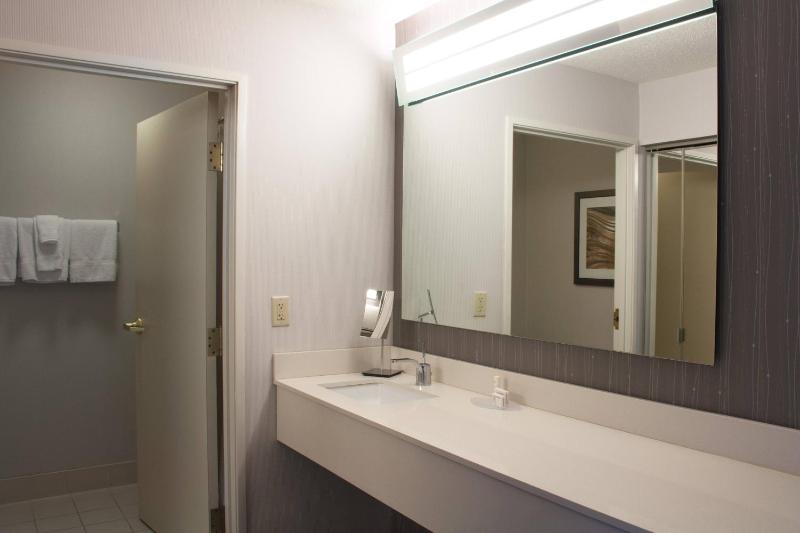 Courtyard by Marriott Colorado Springs South - image 9