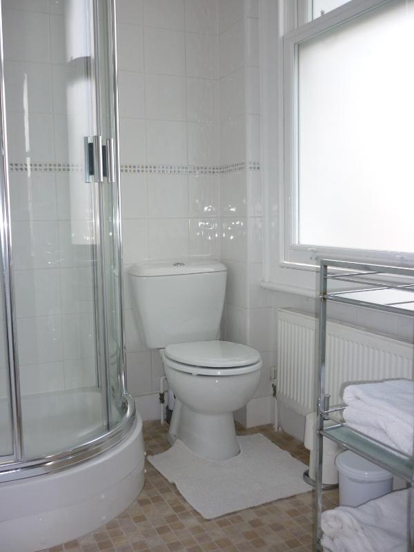 Standard Double Room image 2