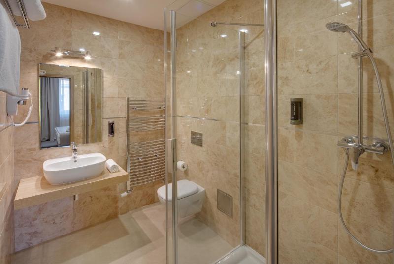 Superior Triple Room image 2