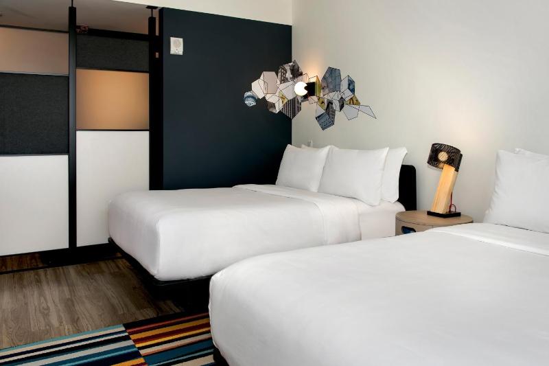 Aloft, Guest room, 2 Double image 3