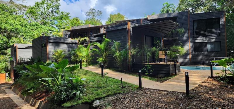 Hotel Evasion - image 9