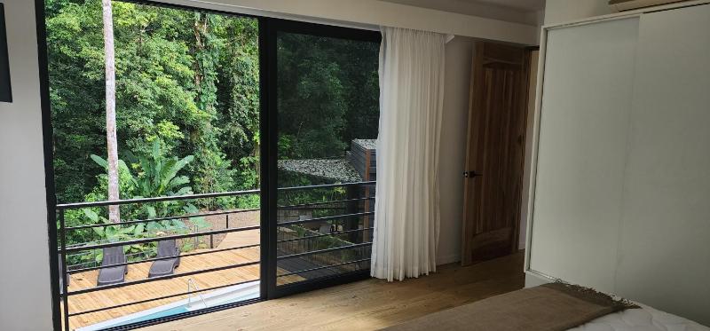 Hotel Evasion - image 2