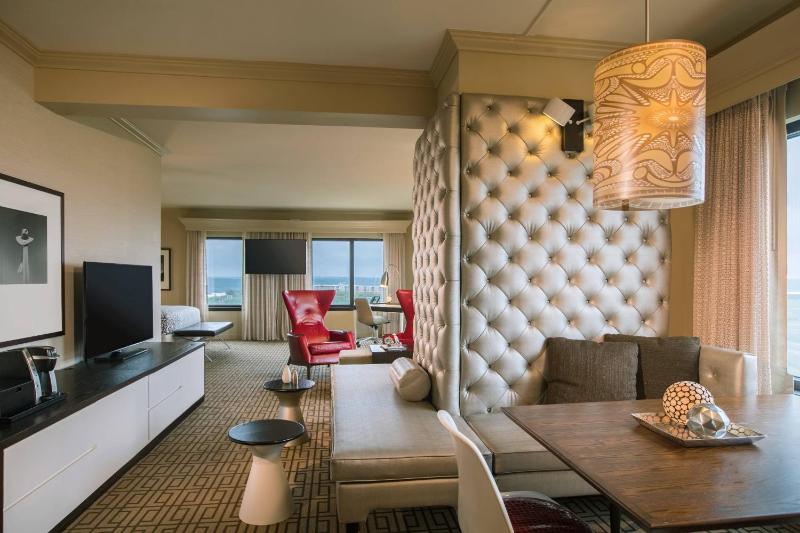 Signature King Suite image 2