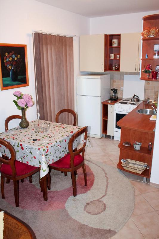 One-Bedroom Apartment image 3
