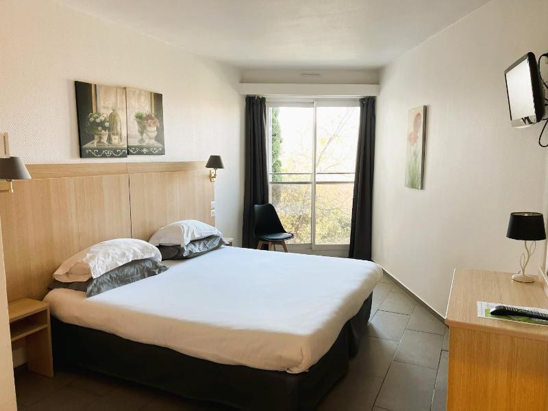 Two-Bedroom Family Suite (5 Adults) image 1