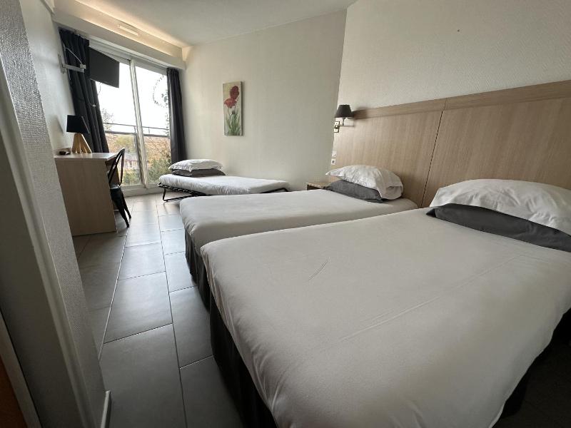 Two-Bedroom Family Suite (5 Adults) image 3