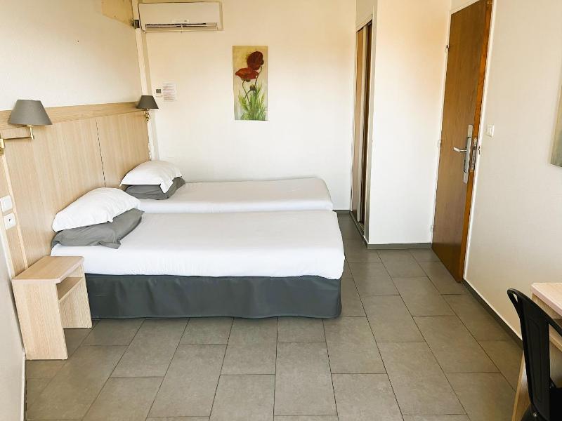 Two-Bedroom Family Suite (5 Adults) image 4