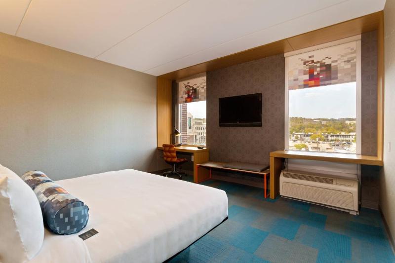 Aloft, Guest room, 1 King image 3