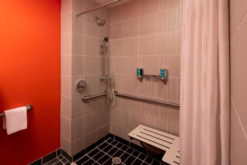 Aloft, Guest room, 1 King image 2