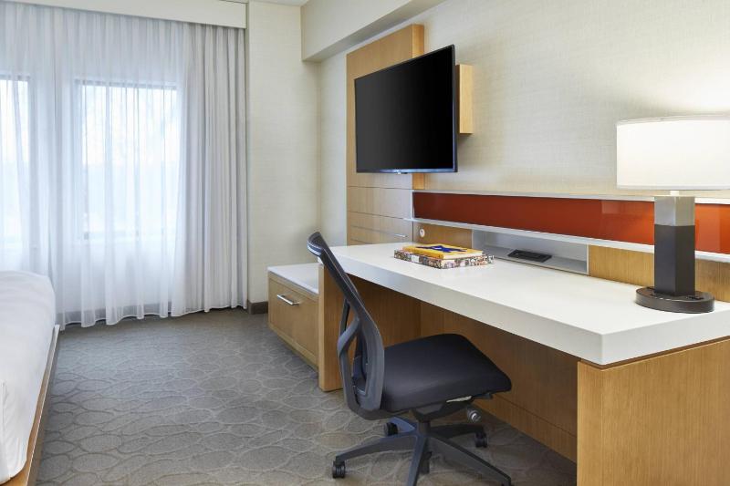 Family Suite, 1 Bedroom Suite image 4