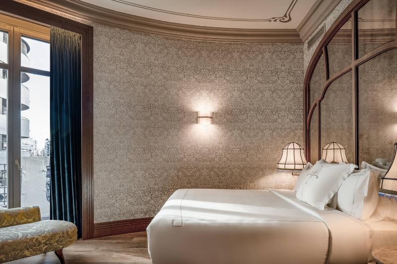 Standard, Guest room, 1 Queen, City view image 4