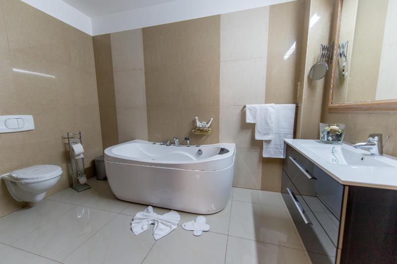 Junior Suite image 2
