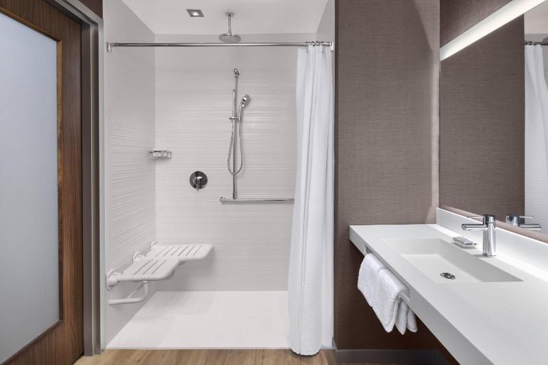 King Room with Sofa Bed - Hearing Accessible image 4