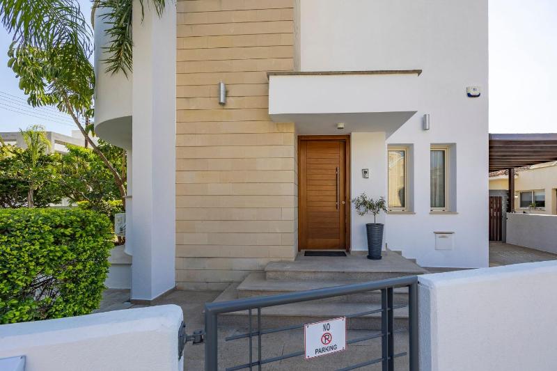 Agios Tychon Luxury Villa with Private Pool - image 7
