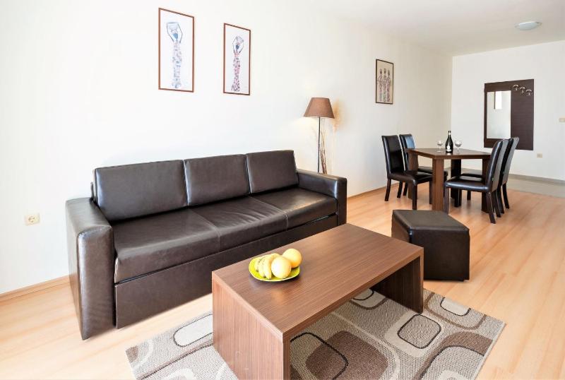 Seaside Apartment with 2 Bedrooms for up to 5 Guests - image 18