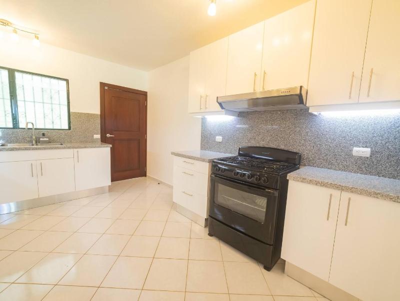 7br Massive Villa In Sosa - 2mins From Nightlife - image 7