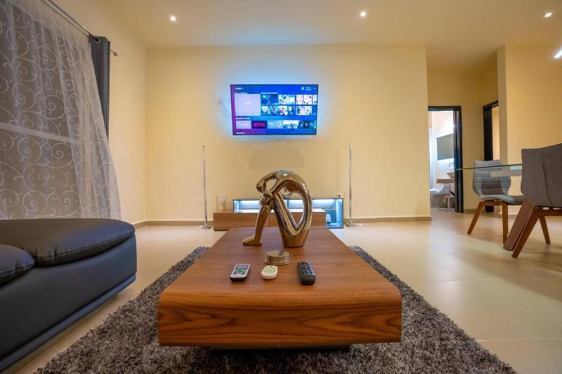 Luxury Apartment With Poll - image 38