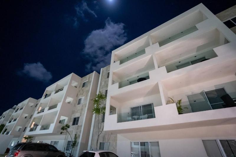Luxury Apartment With Poll - image 47