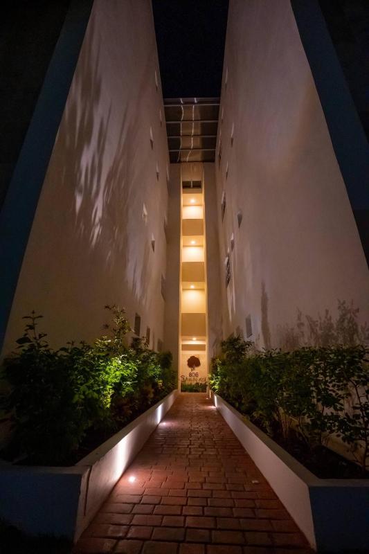 Luxury Apartment With Poll - image 28