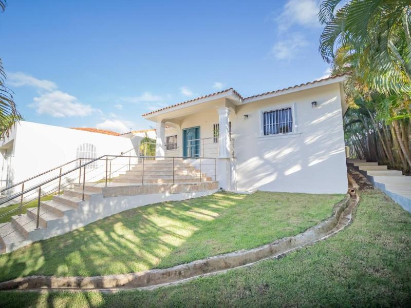 Villa Selena - 5br Villa In Sosua Center - image 9