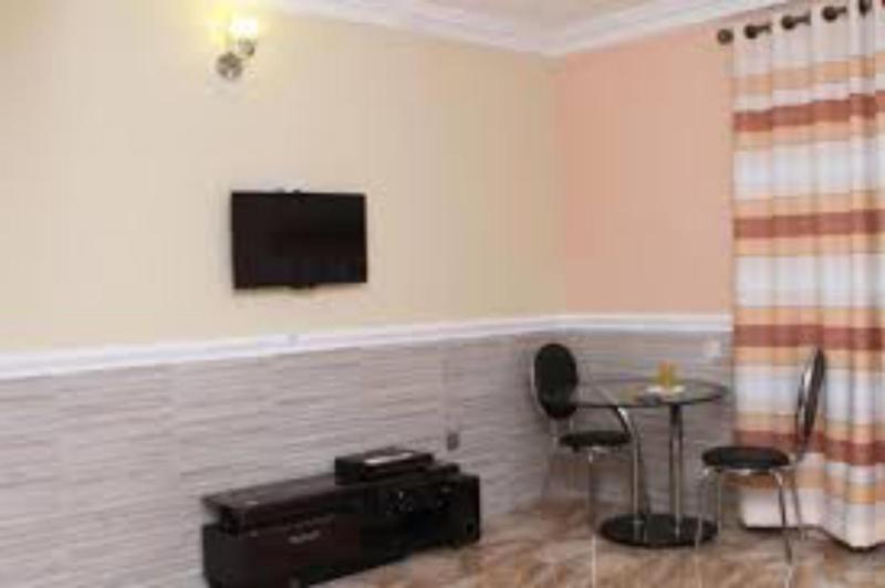 Dilida Guest Suites - Guest Room - image 6