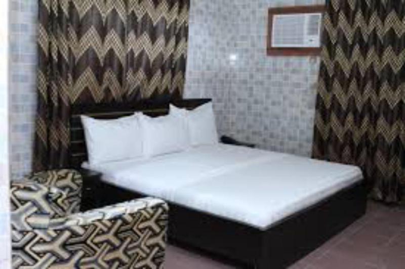 Dilida Guest Suites - Guest Room - image 10