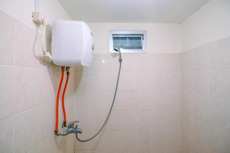 Comfort 2BR at Bogor Mansion Apartment By Travelio - image 5