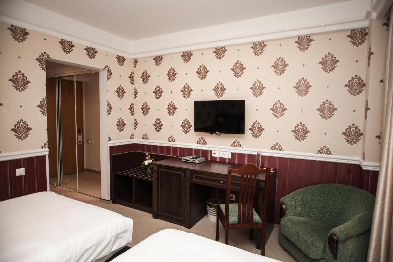 Superior Twin Room image 1