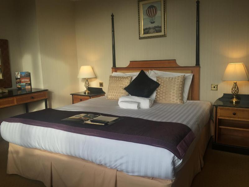 Double Room image 3