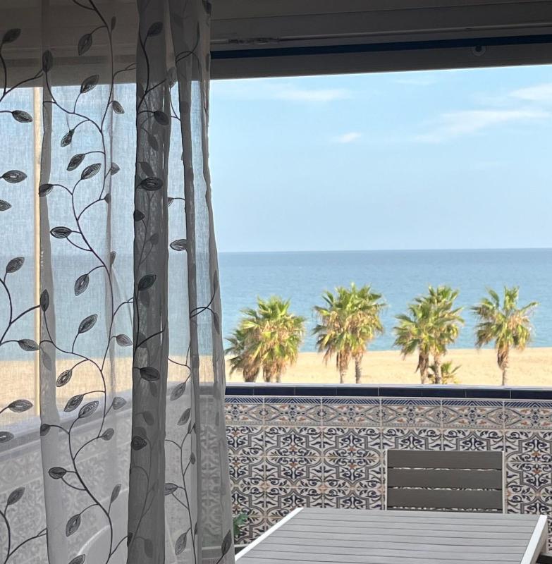 Two Bedroom Apartment on Front Line Of The Beach - image 6