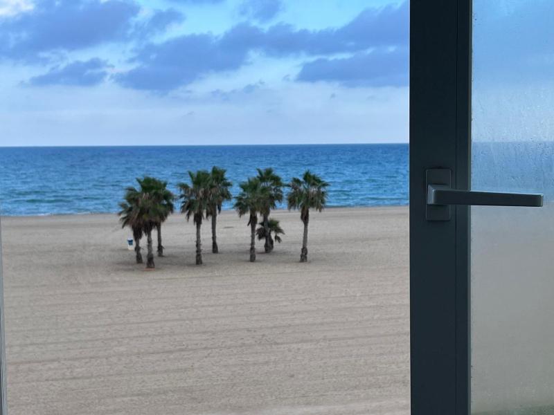 Two Bedroom Apartment on Front Line Of The Beach - image 16
