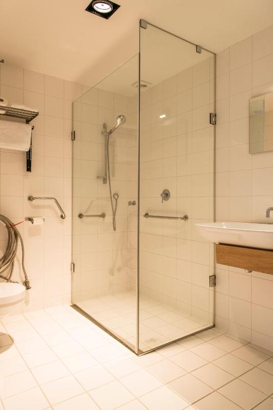 Double or Twin Room image 3