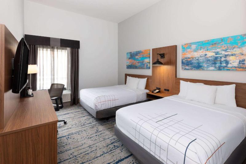 La Quinta Inn & Suites by Wyndham Rockport - Fulton - image 13