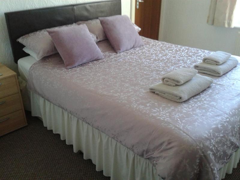 Double Room image 3