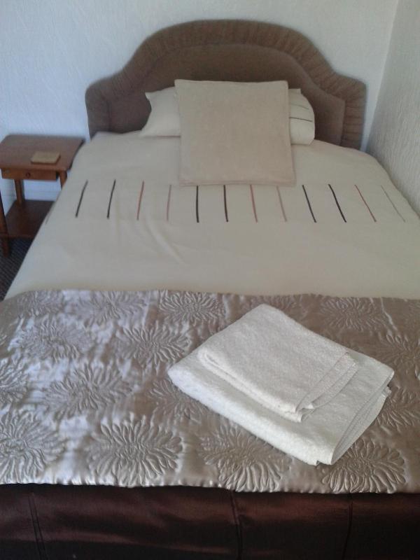 Small Double Room image 2